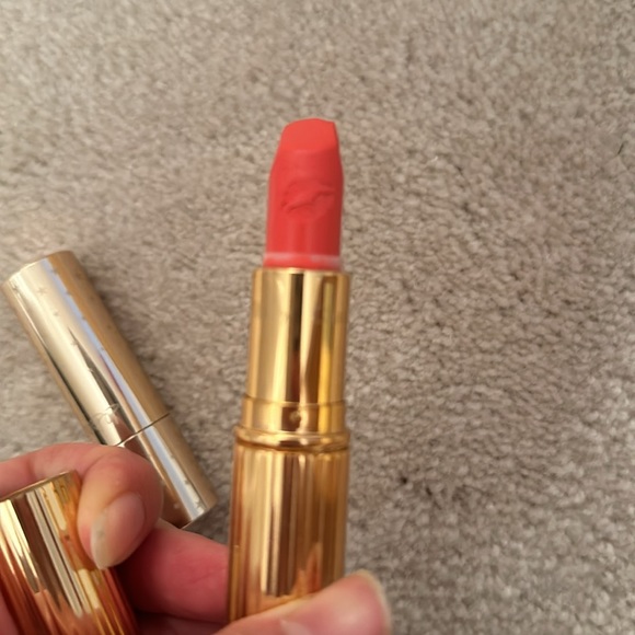 Charlotte tilbury lipstick in hot Emily bundle EUC - Picture 3 of 5
